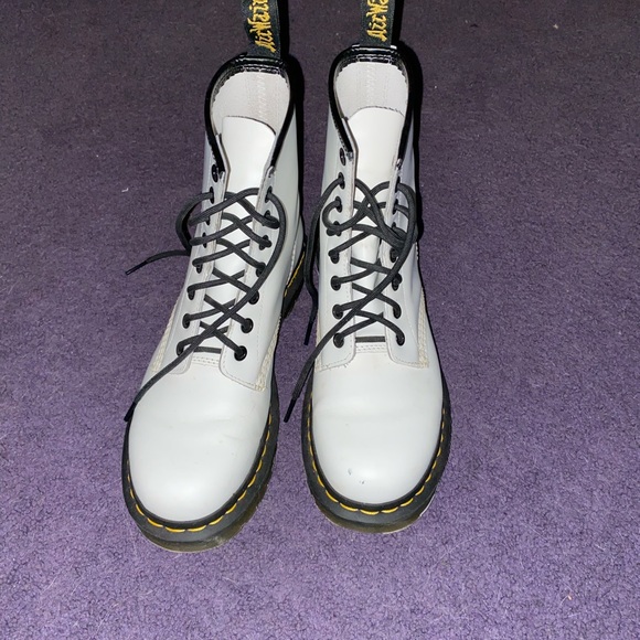women’s white doc marten boots - Picture 2 of 3